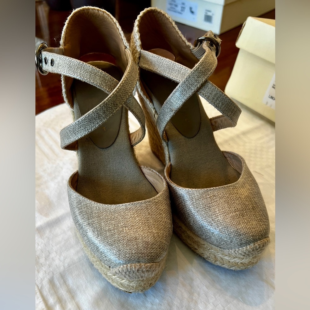 BETTYE MULLER. Iconic designer, well made, beautiful and comfortable. UK 37.